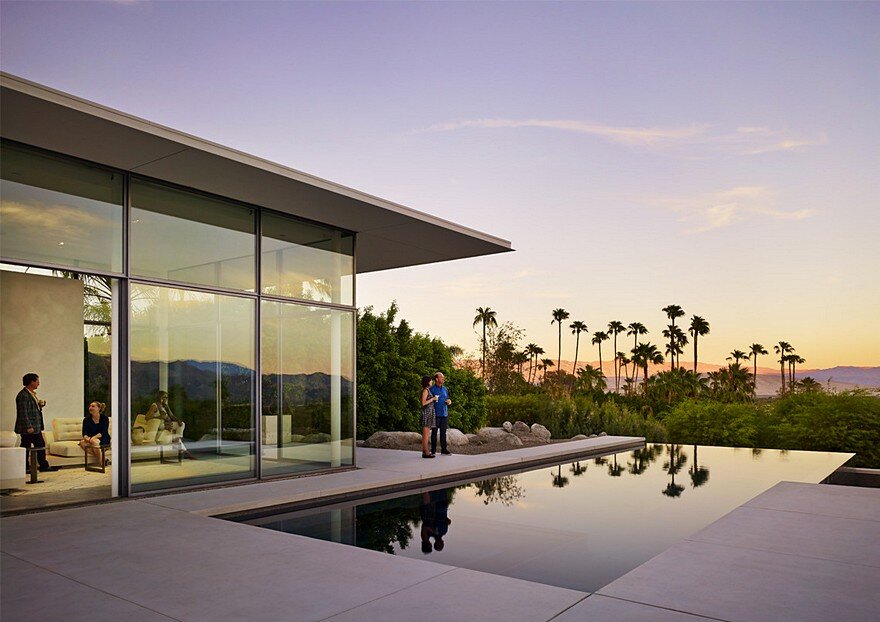 This Palm Springs House is Open to Expansive Mountain and Valley Panoramas 1
