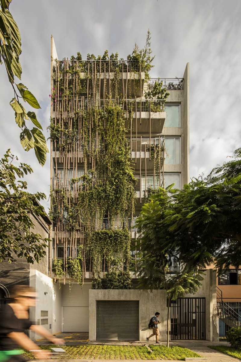 Apartment Block Madreselva Has a Timeless Design with a Low Environment ...