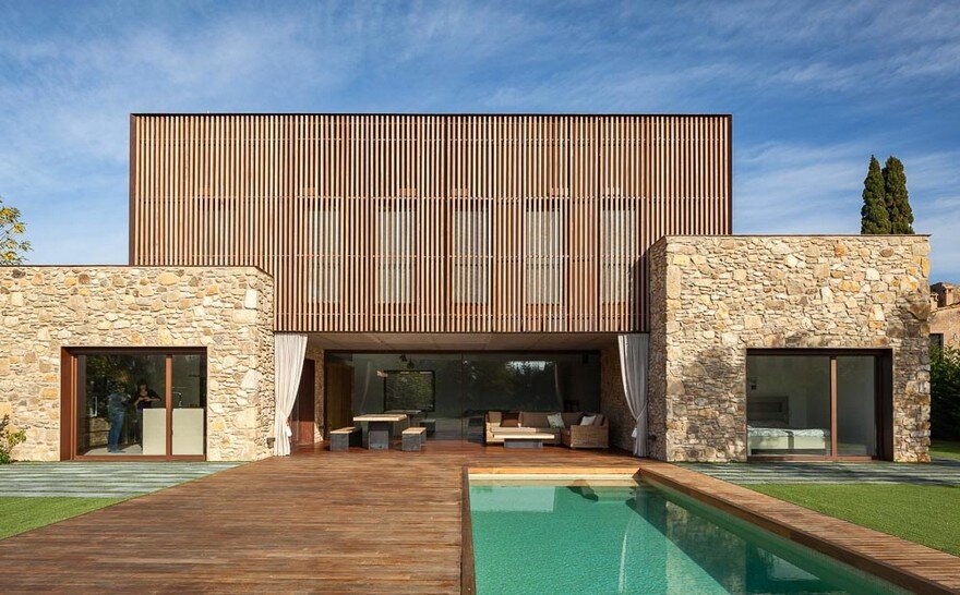New Catalan House Inspired by the Old Farm Buildings