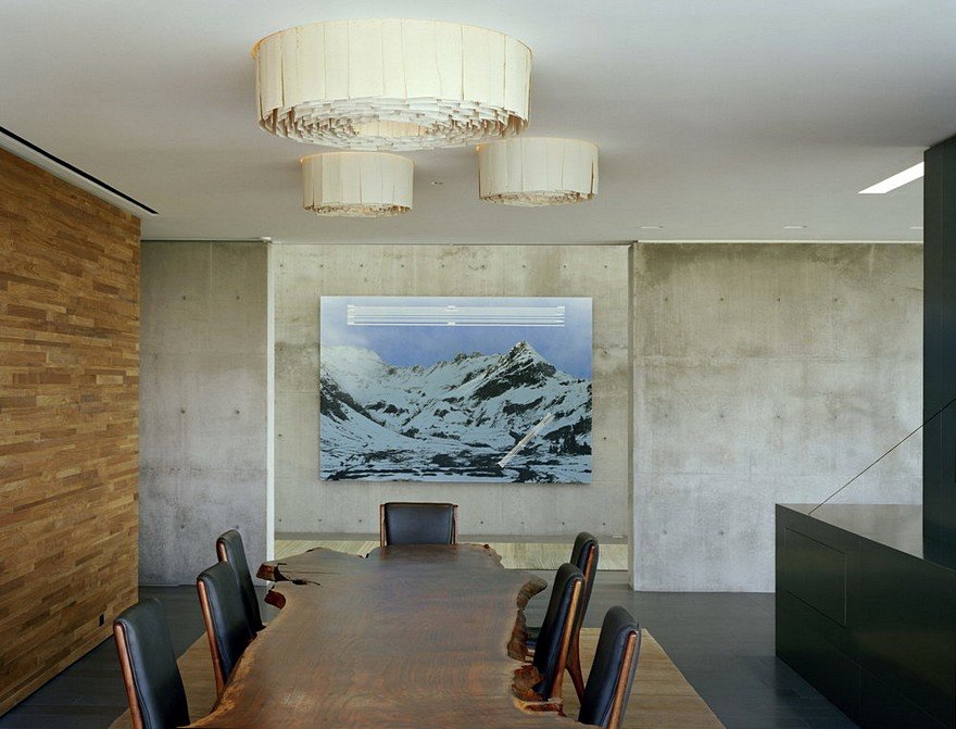 Santa Fe House Designed for Living with a Contemporary Art Collection 11