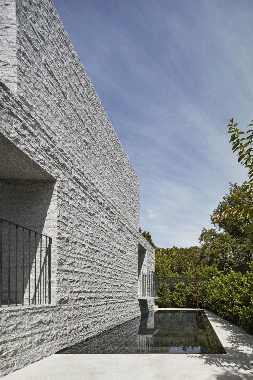 Melbourne’s B.E Architecture Has Designed a Sensational Stone House Made of 260 Tonnes of Granite 12