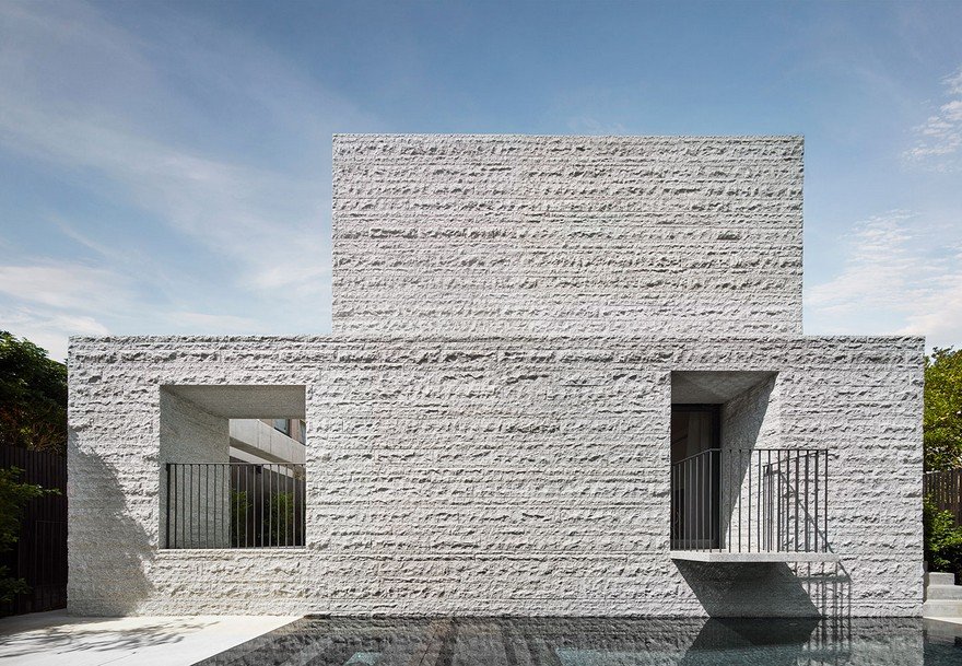 Melbourne’s B.E Architecture Has Designed a Sensational Stone House Made of 260 Tonnes of Granite 13