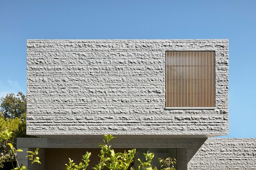 Melbourne’s B.E Architecture Has Designed a Sensational Stone House Made of 260 Tonnes of Granite 1