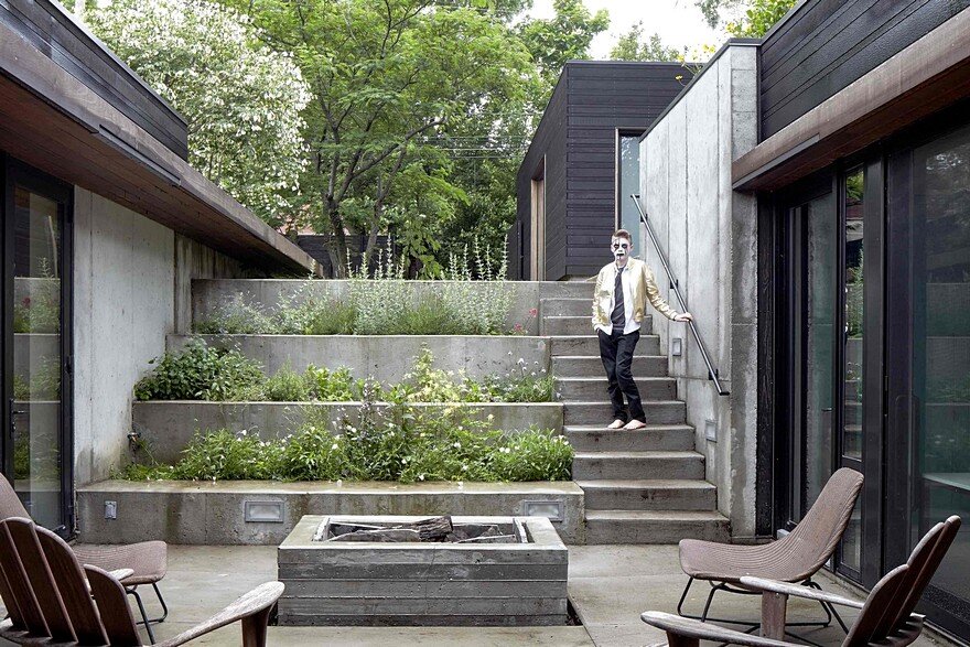 Shelton House Has a U-shaped Plan and a Sunken Entry Courtyard 3