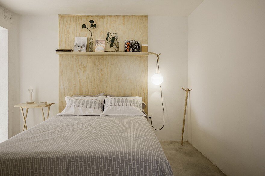 Small Studio Apartment Designed by the Mexican Studio Palma on the Roof of a House 4