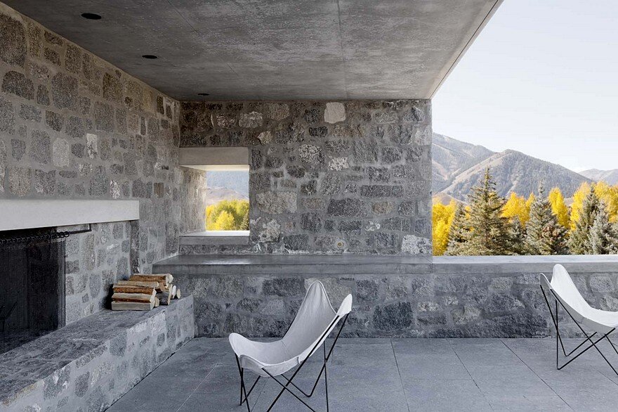 Sun Valley House with Exposed Granite and Tough Geometry Form 4