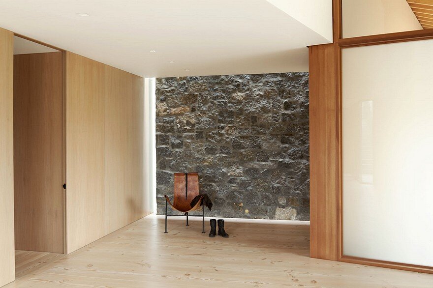 Sun Valley House with Exposed Granite and Tough Geometry Form 9