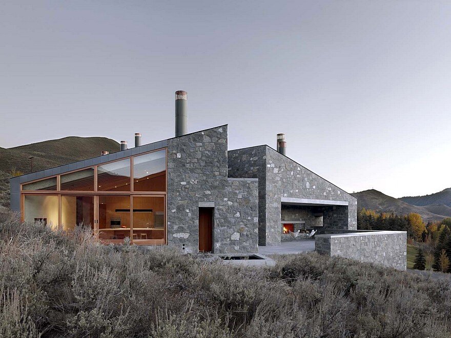 Sun Valley House with Exposed Granite and Tough Geometry Form 2