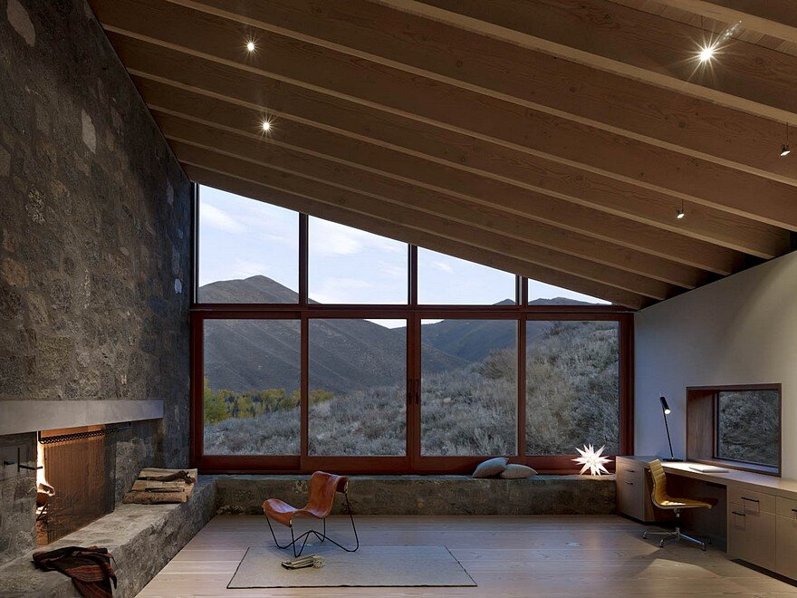 Sun Valley House with Exposed Granite and Tough Geometry Form 11