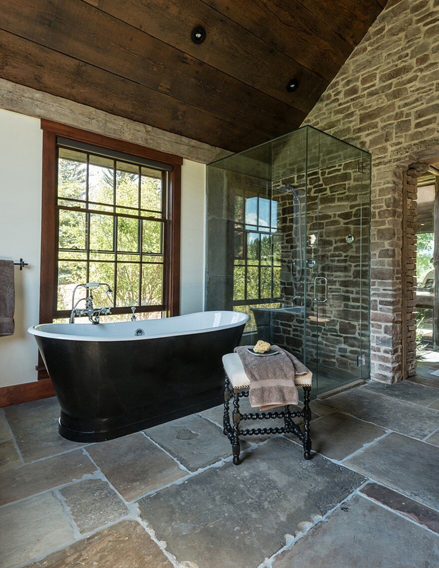 The Creamery is a Stunning Family House Built on the Stone Structure of a 1800s-era Dairy Barn 7