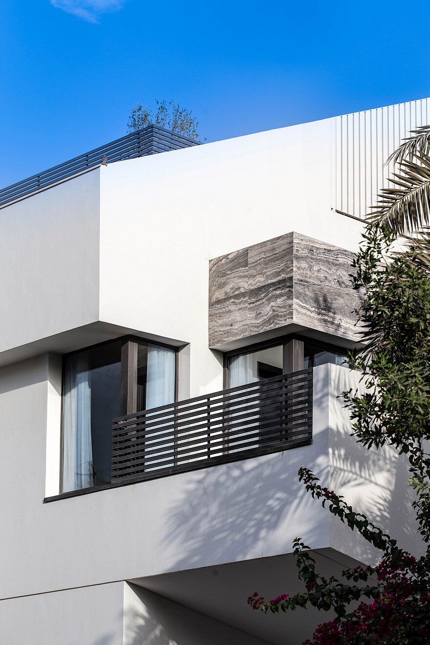 Yarmouk House is Divided into Two Identical Units for Two Brothers and Their Families 2