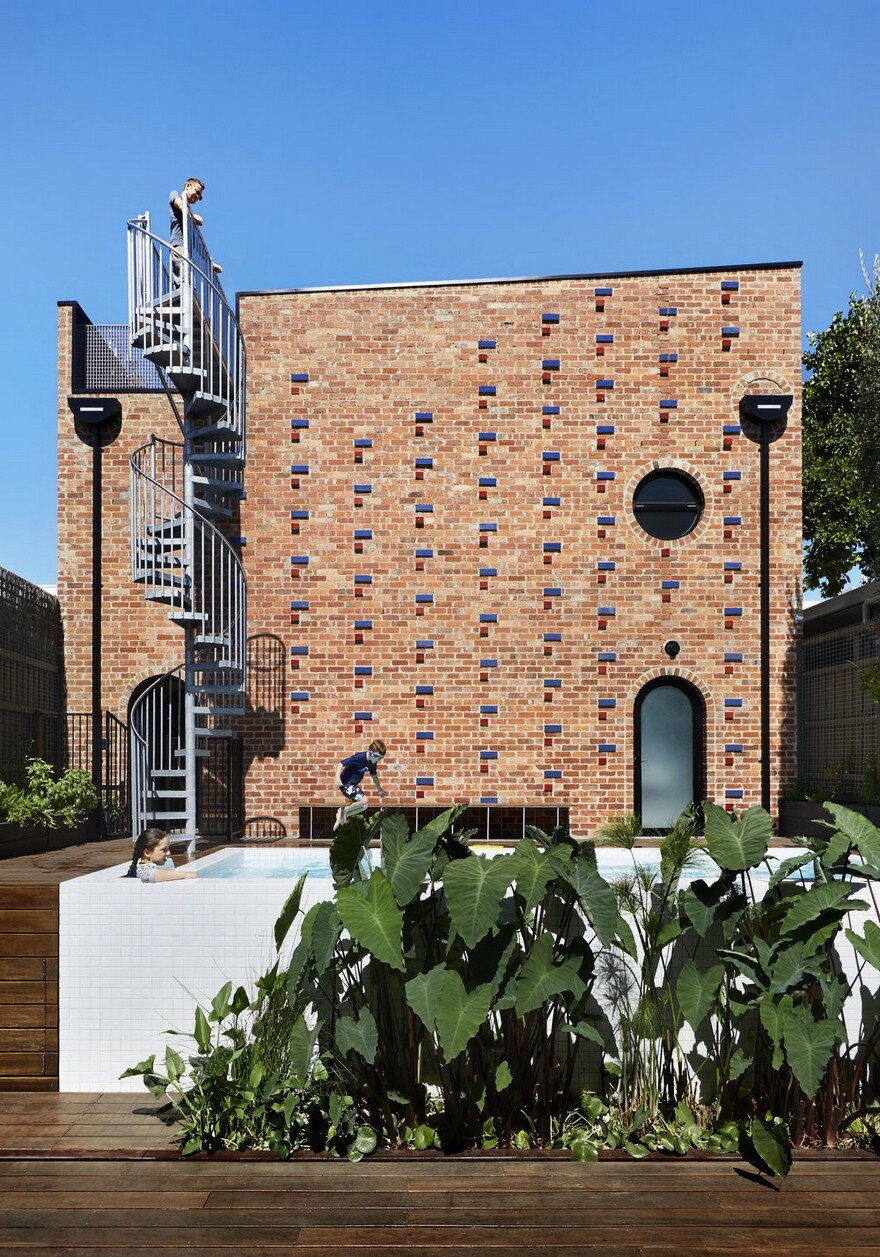 Brickface House is an Amazing Home Built of Recycled Red Brick 12