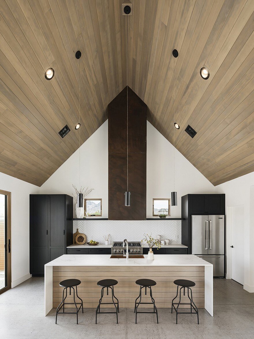 New Build Home Inspired by the Forms of the Missions in Southern Arizona 11