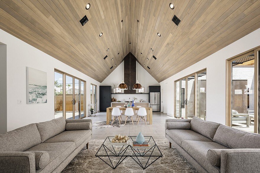 New Build Home Inspired by the Forms of the Missions in Southern Arizona 10