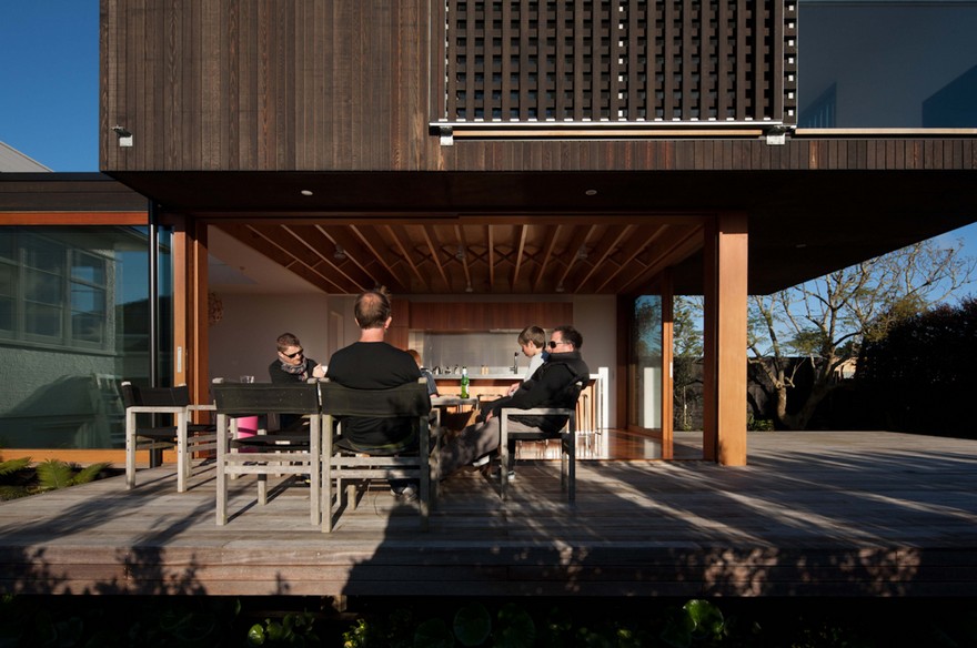 Contemporary Extension and Addition to a Beach House in Westmere, Auckland 1