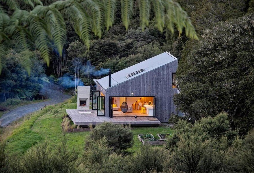 Family Retreat House Inspired by New Zealand’s Backcountry Huts 2
