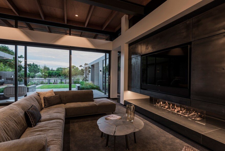 Fendalton House Features a Natural Warmth within a Slightly Industrial Aesthetic 7