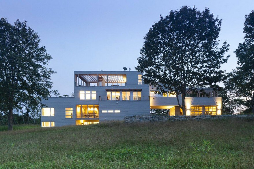 Fishers Island House is a Prefabricated Home Composed of Eight Lego-like Boxes 18