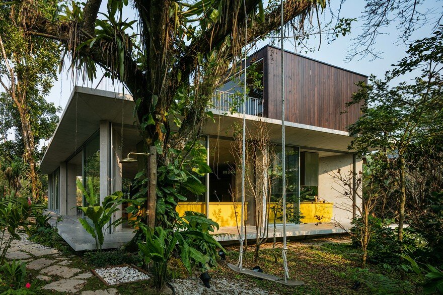 Itamambuca Beach House Surrounded by a Dense and Rich Rainforest Vegetation 1