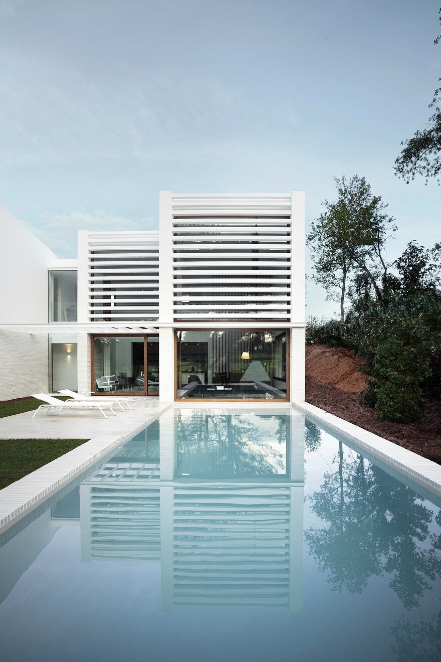 La Pineda House in Girona, Spain by Jaime Prous Architects 1