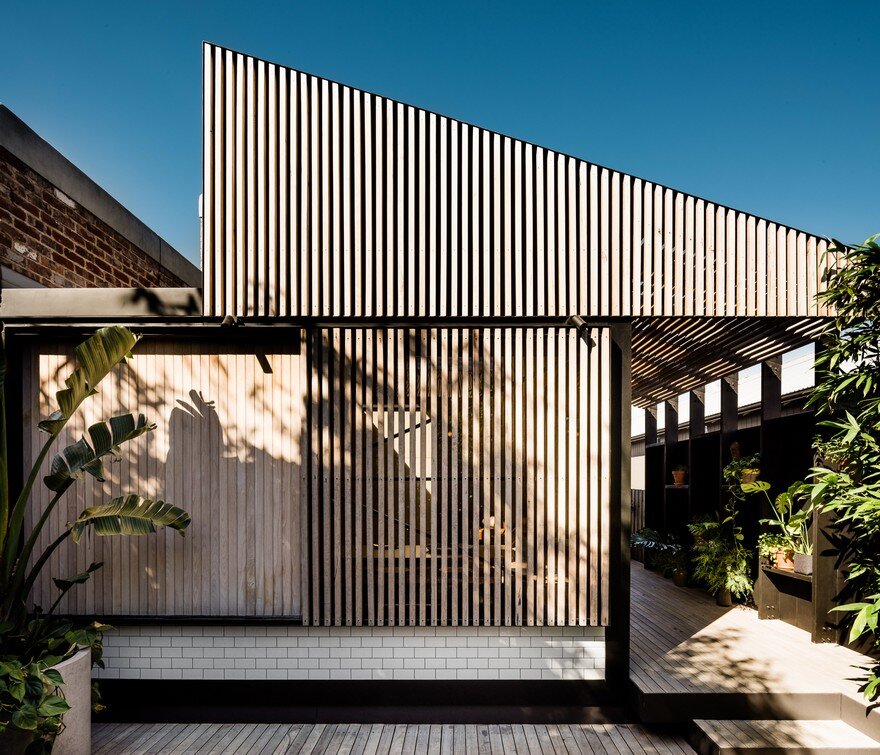 Light Corridor House is an Extension to a Typical Victorian Workers’ Cottage 17
