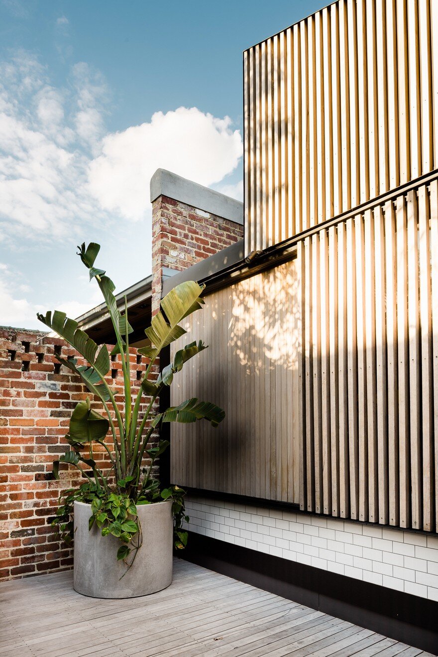 Light Corridor House is an Extension to a Typical Victorian Workers’ Cottage 10