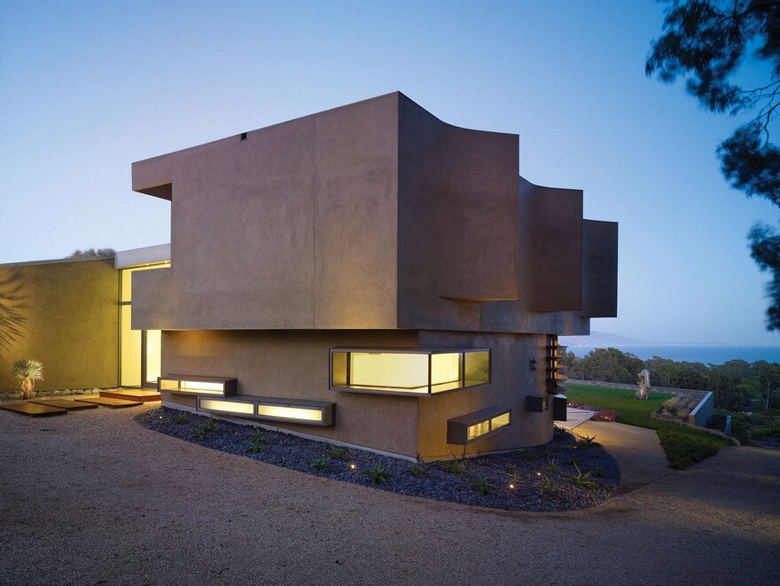 Point Dume House by Griffin Enright Architects 14