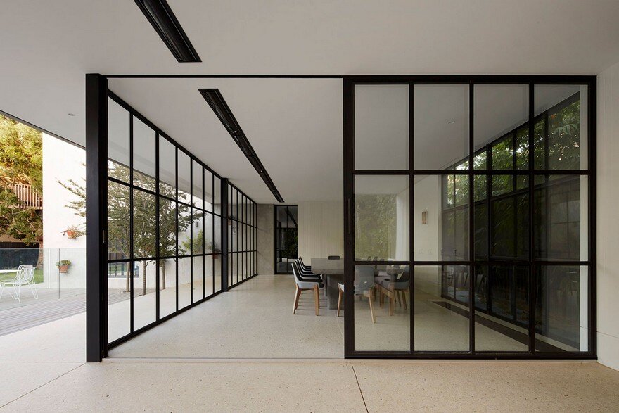 Renovation and Extension of the Hopetoun Road Residence by B.E Architecture 4