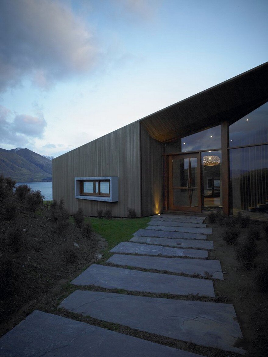 Te Kaitaka House Has a Sculptural Shape Inspired by the Alpine Landscape 3
