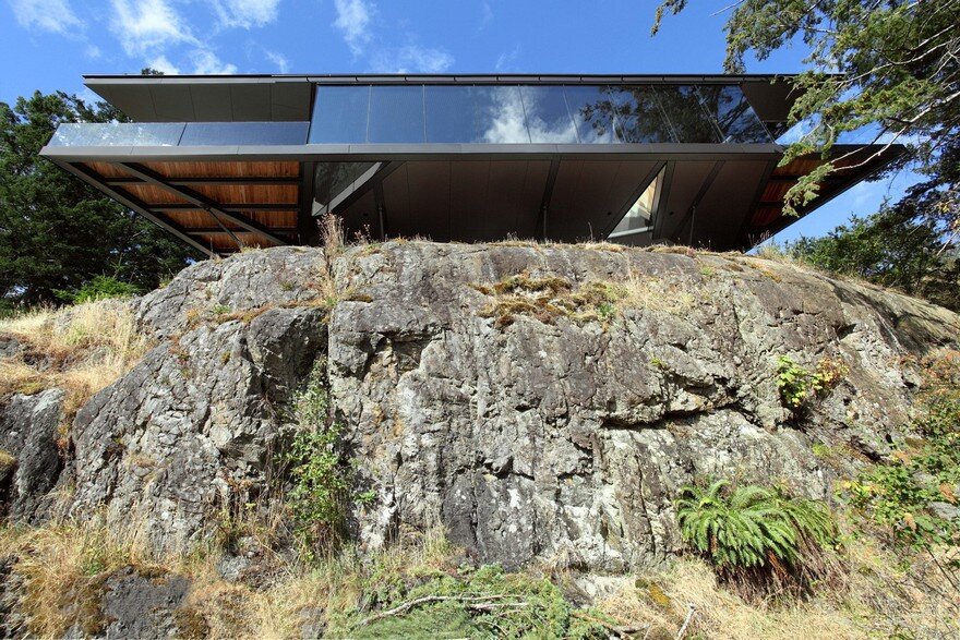 Tula House is Perched 44 Feet Above the Pacific Ocean on a Remote Island 1