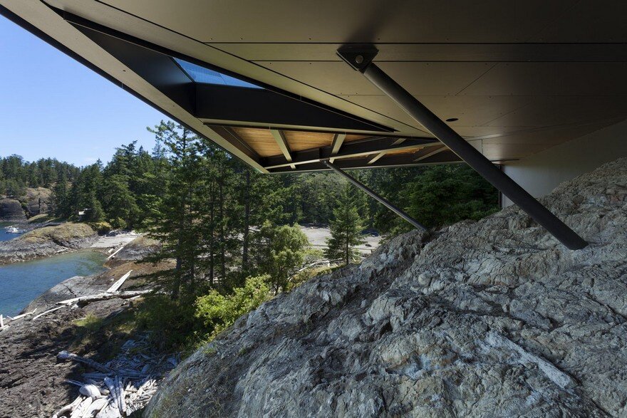 Tula House is Perched 44 Feet Above the Pacific Ocean on a Remote Island 16