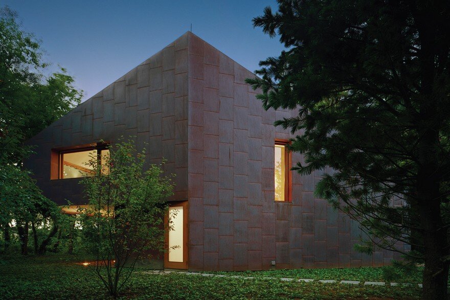 This Copper-Clad Writers Studio Changes Color in the Shifting Light of the Day 8