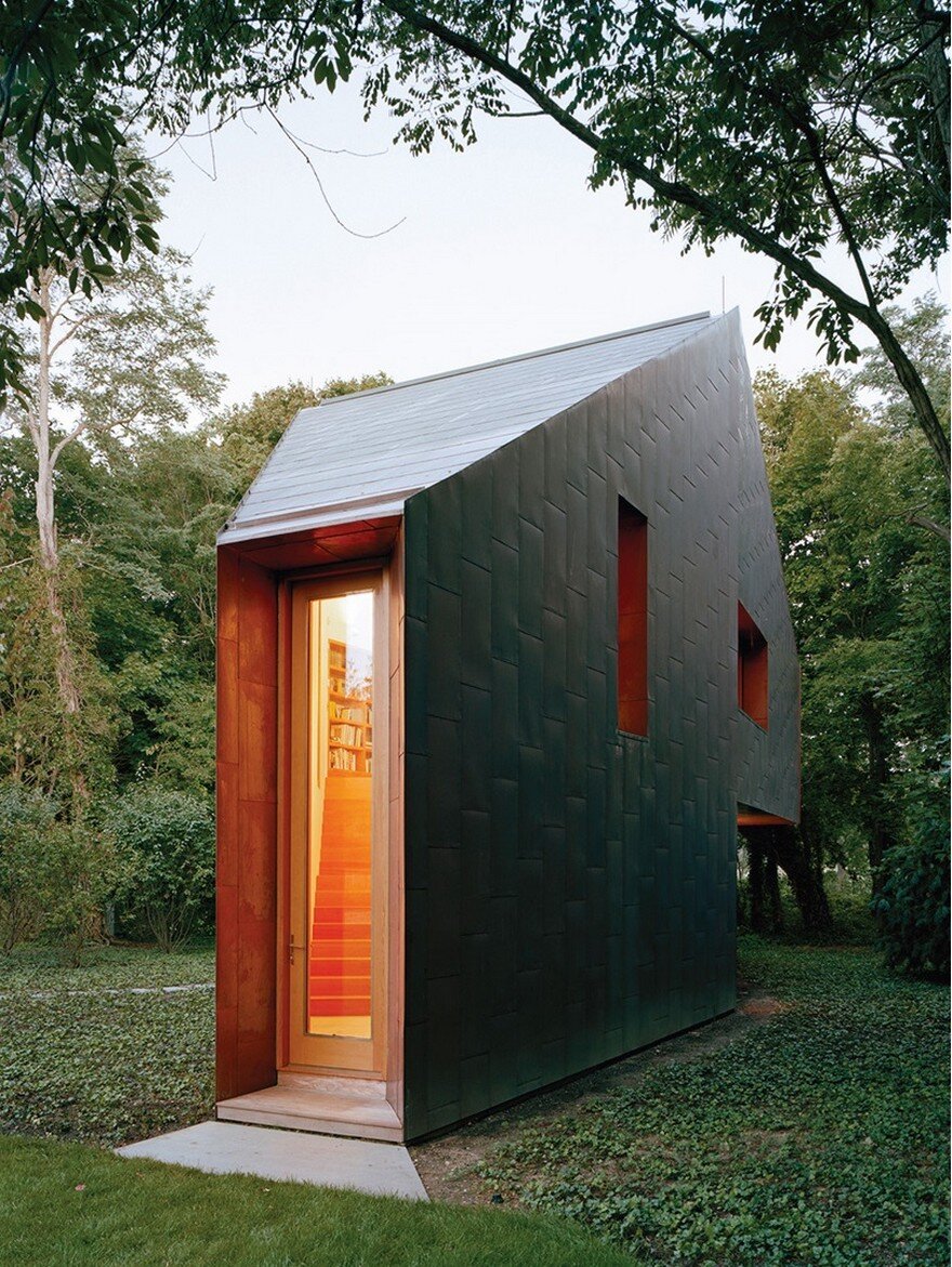 This Copper-Clad Writers Studio Changes Color in the Shifting Light of the Day 1