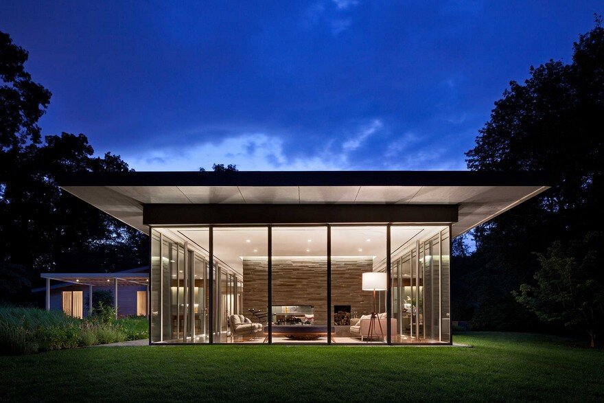 1950 Ranch House in New York Gets a Transparent Pavilion Extension 3