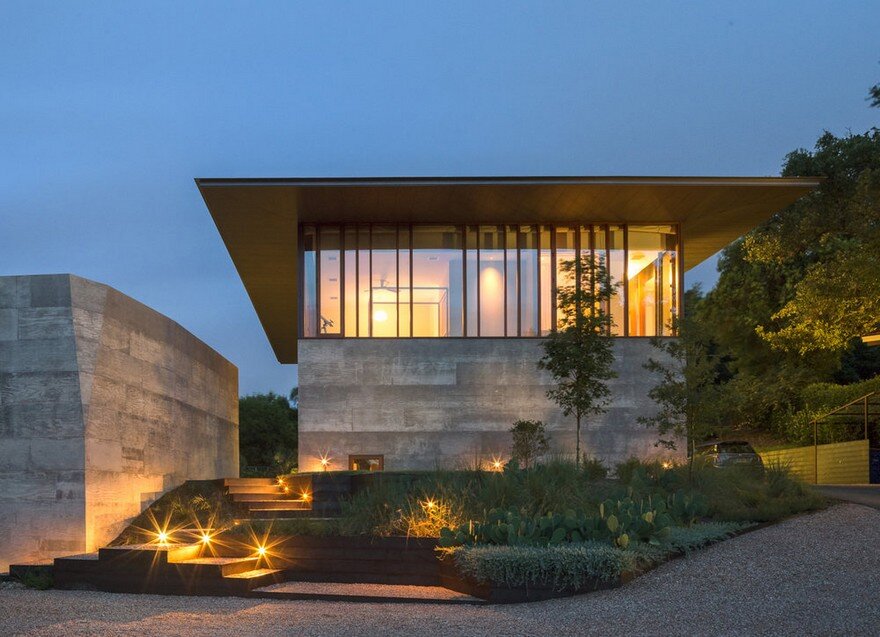 Balcones House is Like a Glass Pavilion Rising from a Solid Concrete Base 2