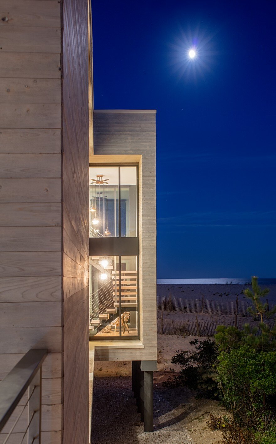 Beachfront House in New Jersey Designed for a Family of Five 12