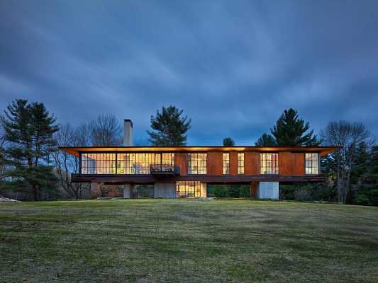 Berkshire Retreat Offers Stupendous Views of Massachusetts