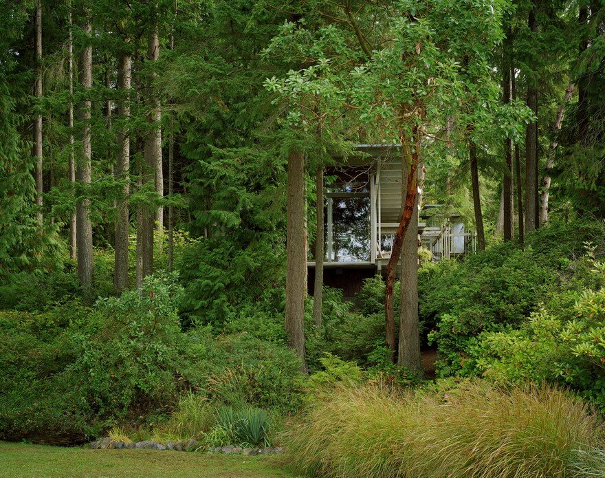 A 1959 Forest Cabin Was Turned into a Weekend Retreat in Rural Washington 15