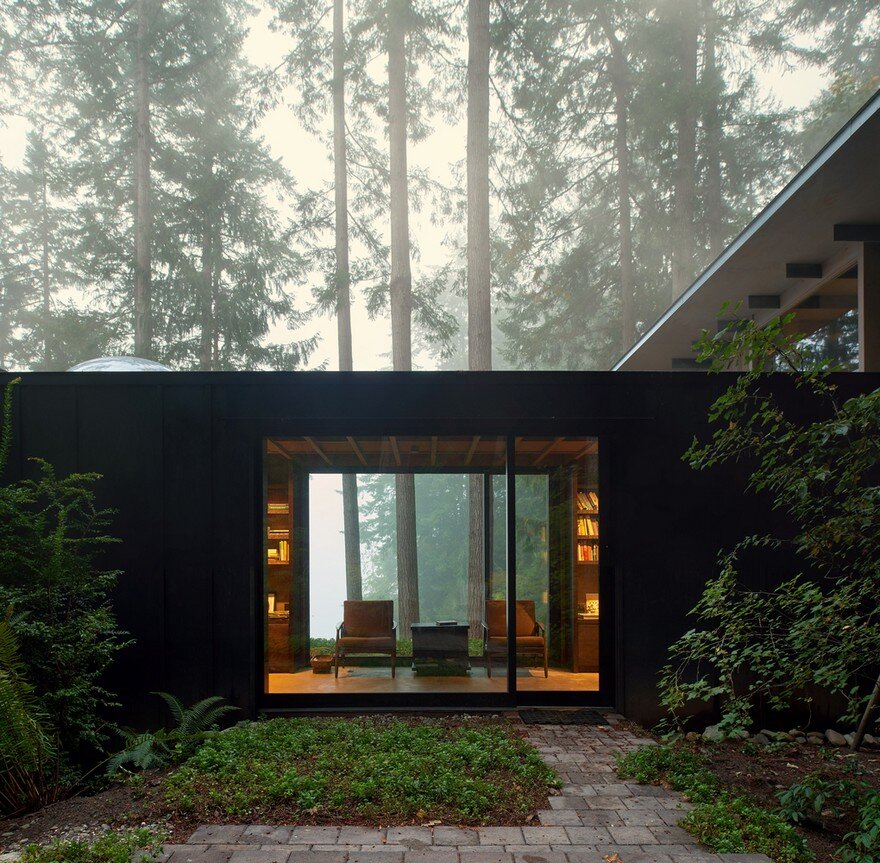 A 1959 Forest Cabin Was Turned into a Weekend Retreat in Rural Washington 3