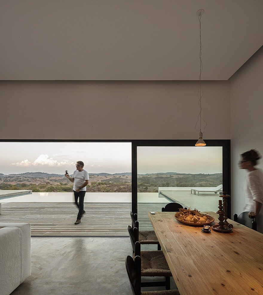 Grandola House Located in a Vast and Arid Landscape of Portugal 11