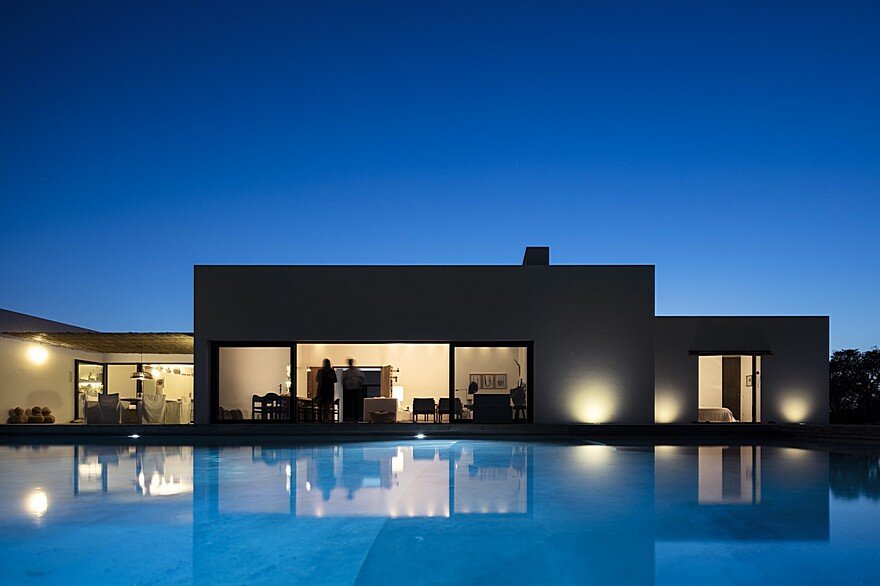 Grandola House Located in a Vast and Arid Landscape of Portugal 17