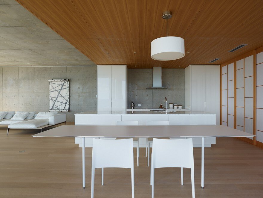This House Provides a Meditative Retreat with Expansive Views of the East China Sea 5