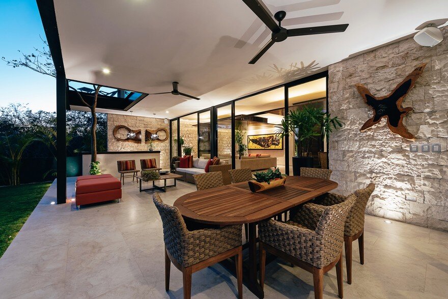 Merida House Provides an Intimate Place for a Family of Five 5
