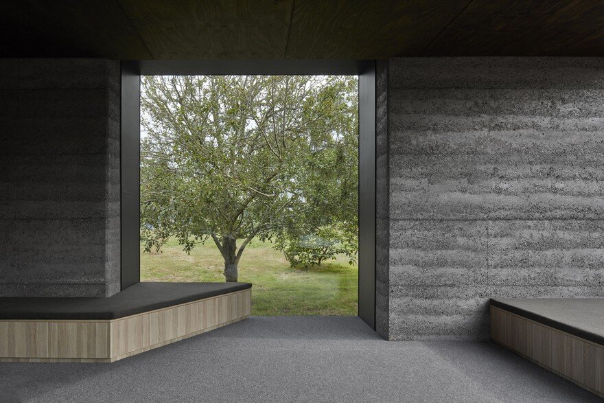 Modern Pavilion Designed Like a Extension to an Existing Residence 6