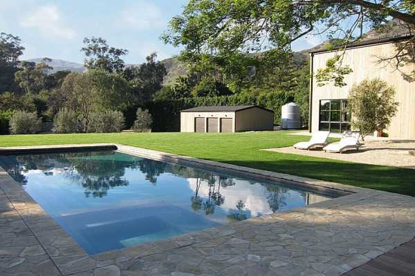 The Serra Barn House Features Vernacular Forms and Modern Details