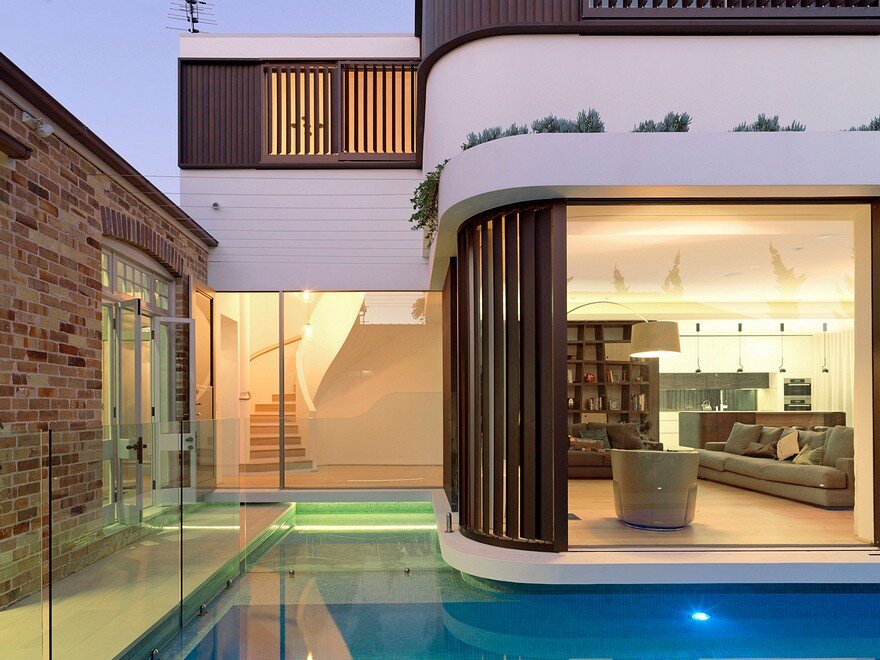 Two-Storey Addition / The pool house