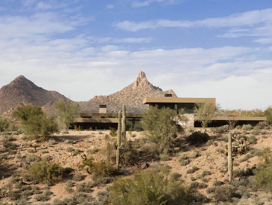 Winter Retreat Located in the Arid Desert of Scottsdale, Arizona