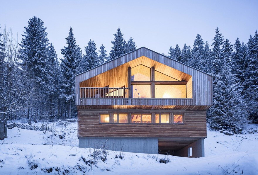 This Wooden Mountain House Features Delightful Mix of Traditional and Modern 28
