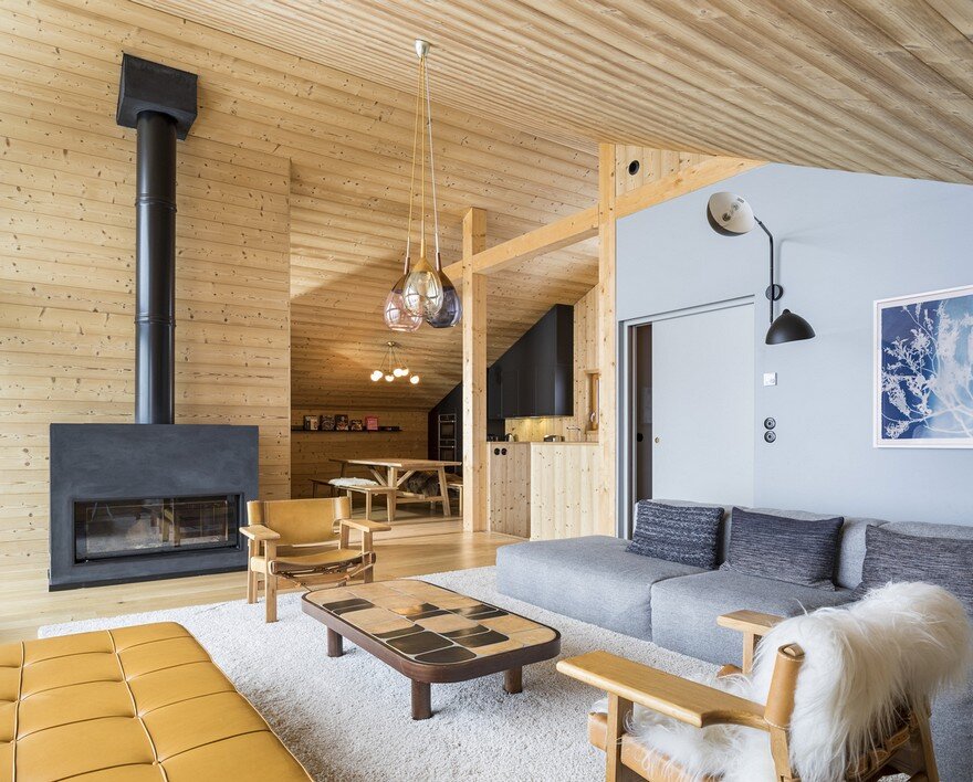 This Wooden Mountain House Features Delightful Mix of Traditional and Modern 11