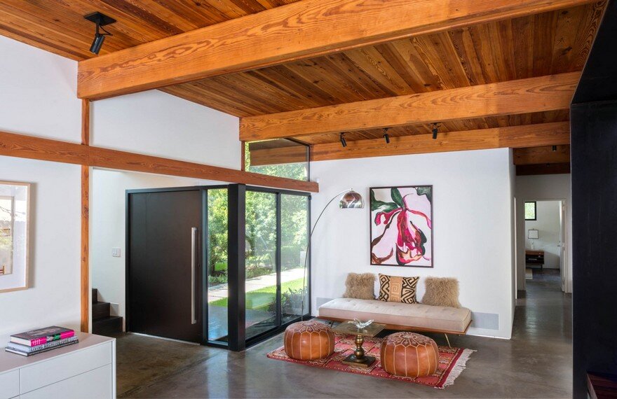 1954 One-Story House Renovated by Tobin Smith Architect in San Antonio, Texas 3